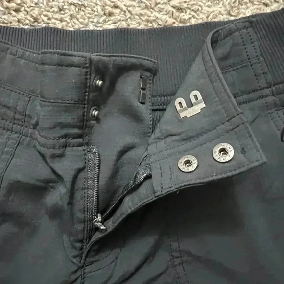 ATHLETA BLACK PANTS NYLON JOGGER POCKETS FLAIR STRETCH WAIST SIZE X SMALL 2 - Picture 8 of 11